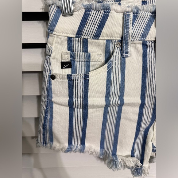 🛍️ 98 % Cotton 2% Spandex 3” shorts white/blue Size S - Picture 3 of 11